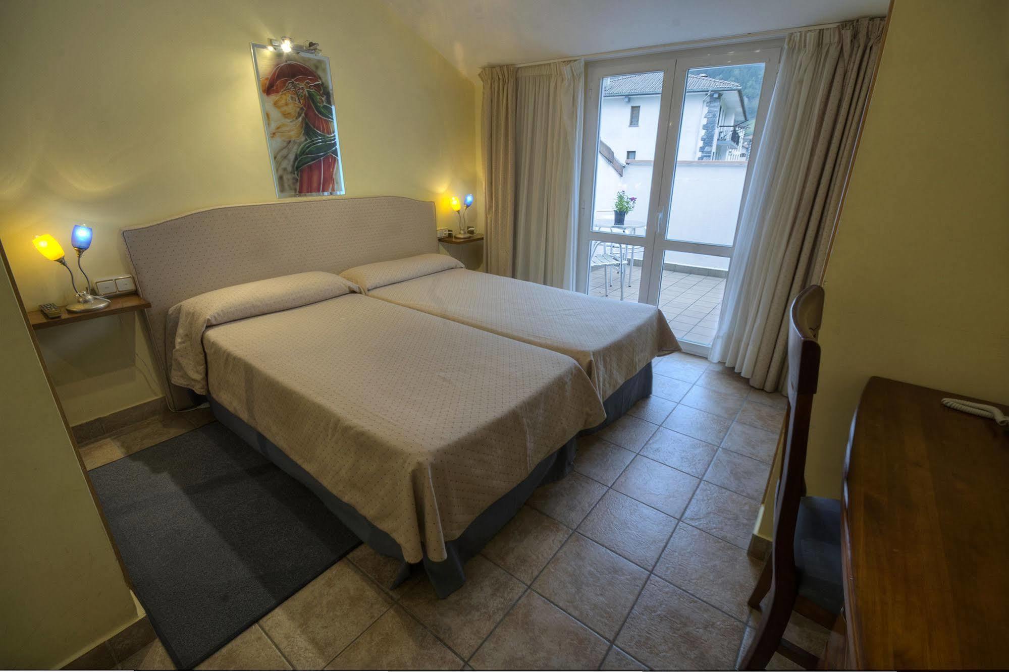 Hostal Jai Alai Leitza  Zewnętrze zdjęcie